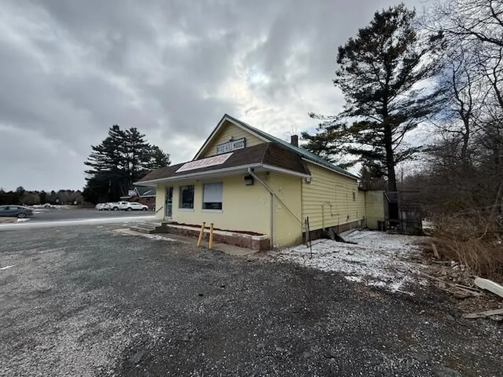 2494 S Lakeshore Road Unknown City MI 48469