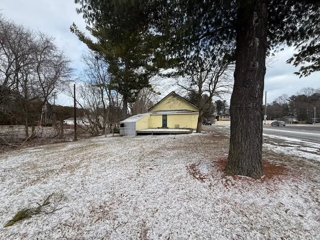 2494 S Lakeshore Road Unknown City MI 48469
