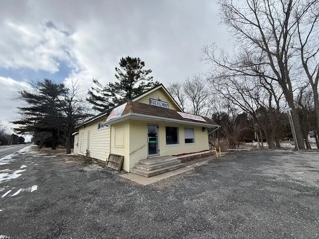 2494 S Lakeshore Road Unknown City MI 48469