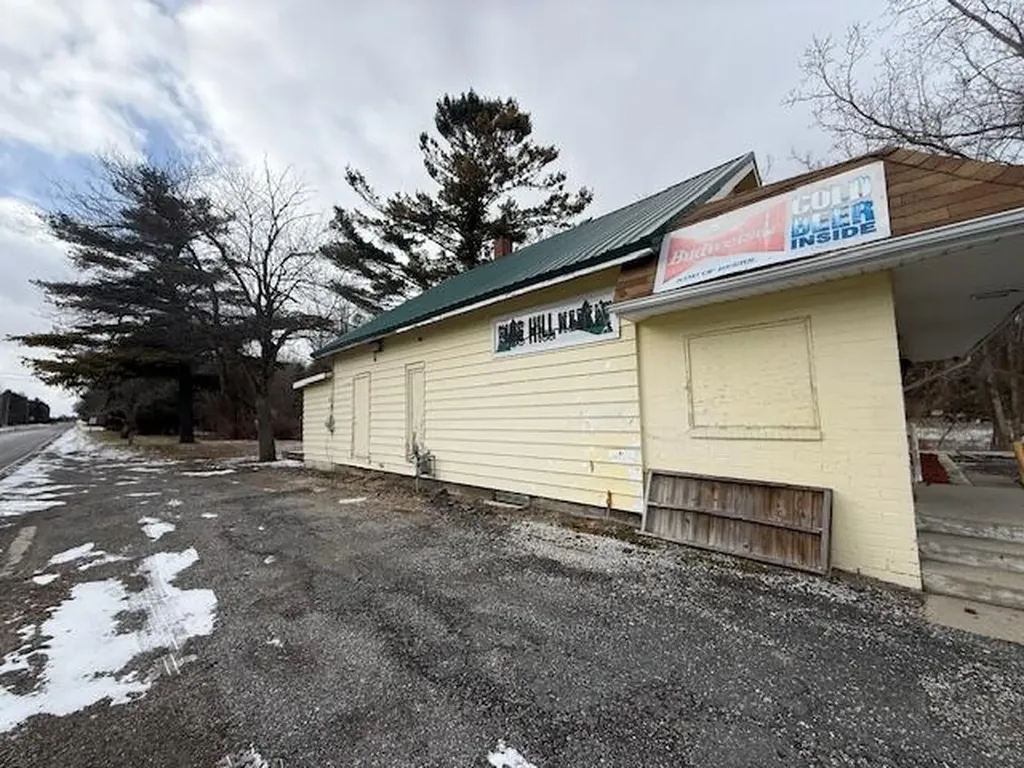 2494 S Lakeshore Road Unknown City MI 48469