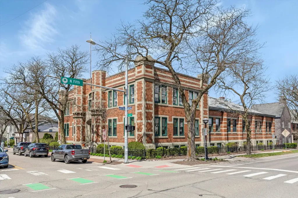 223 E Ann Street Ann Arbor City MI 48104