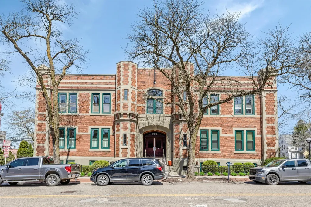 223 E Ann Street Ann Arbor City MI 48104