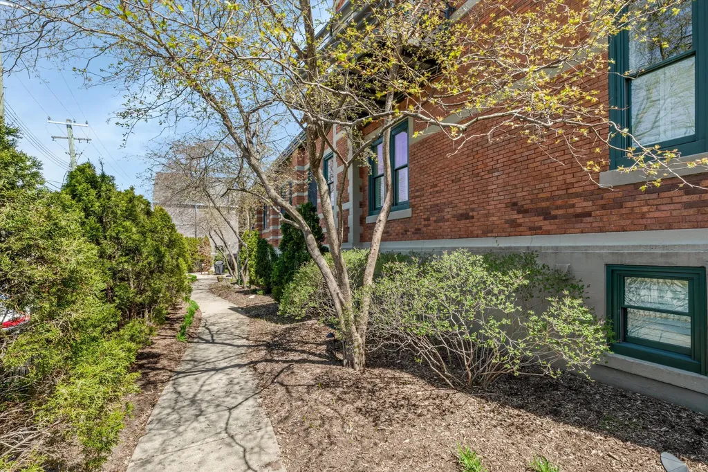 223 E Ann Street Ann Arbor City MI 48104