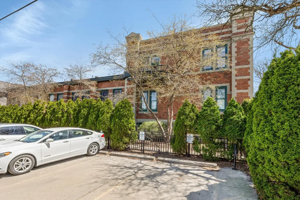 223 E Ann Street Ann Arbor City MI 48104