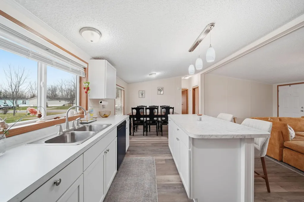 260 Storr Adrian City MI 49221