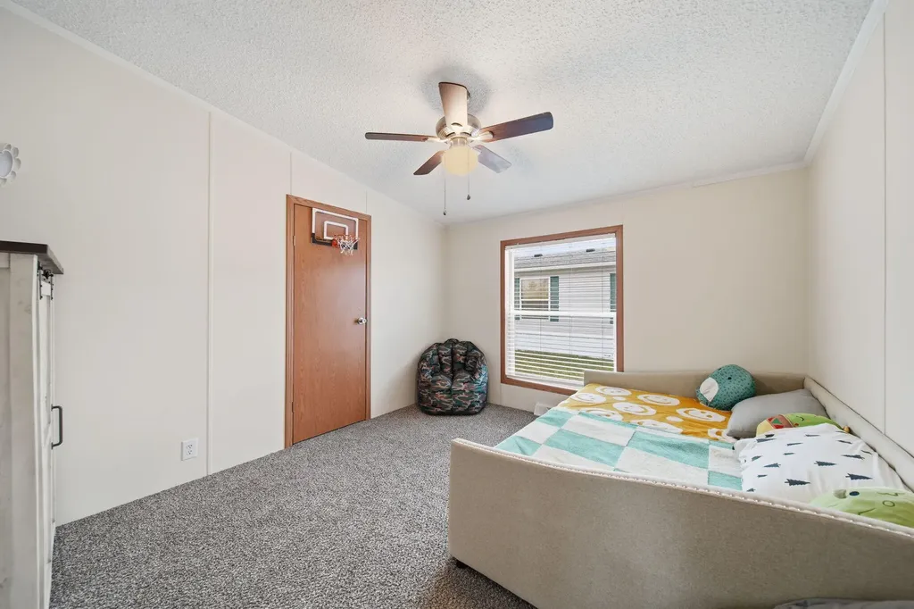 260 Storr Adrian City MI 49221