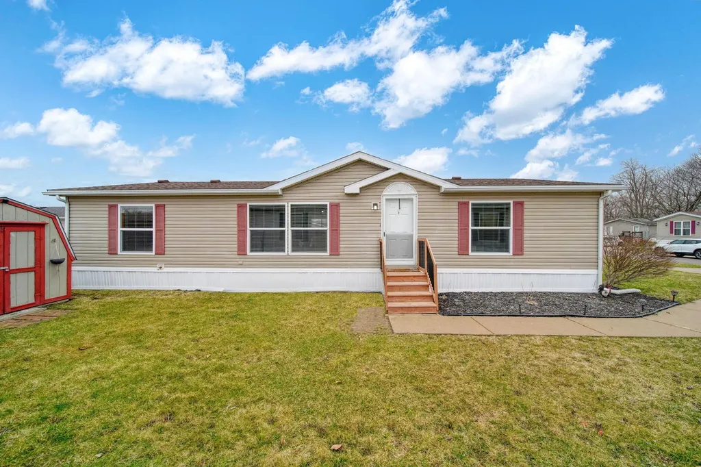 260 Storr Adrian City MI 49221