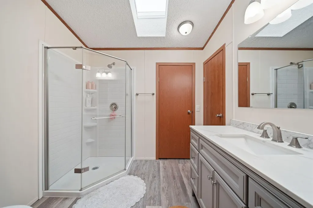 260 Storr Adrian City MI 49221
