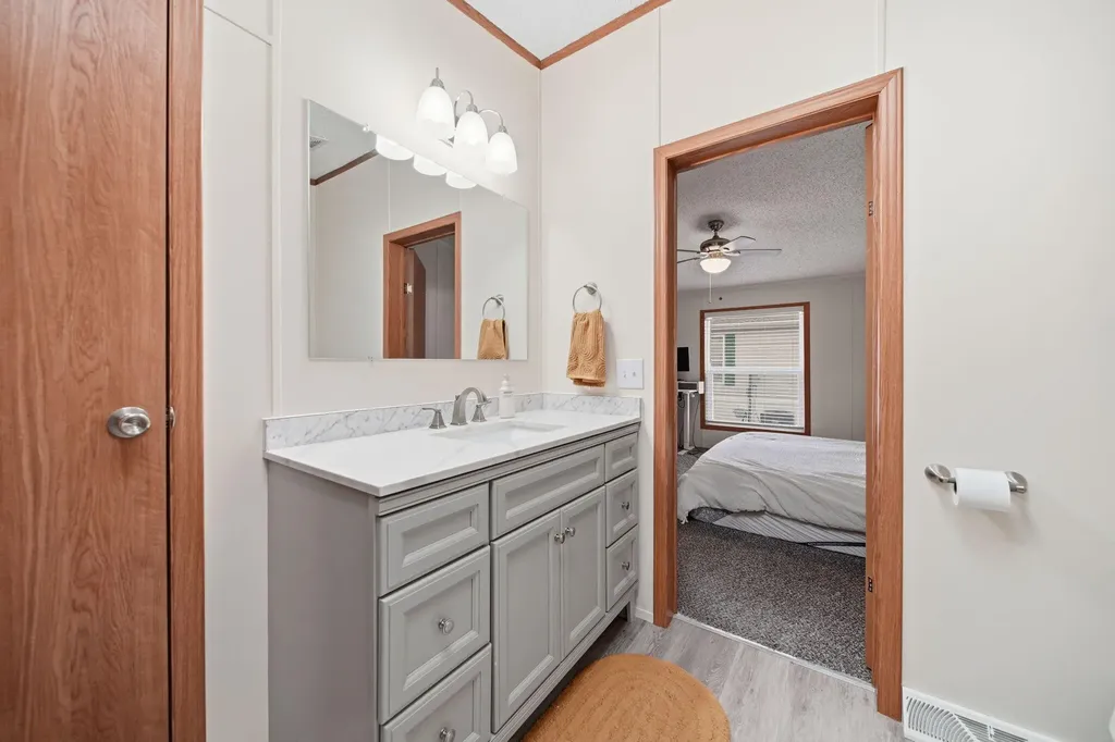 260 Storr Adrian City MI 49221