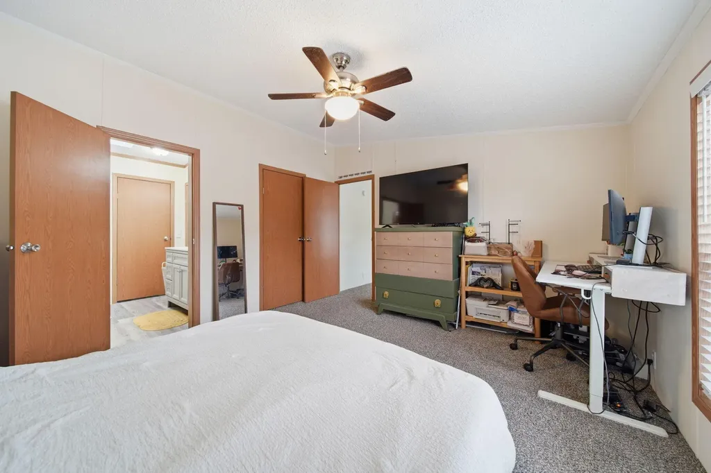 260 Storr Adrian City MI 49221