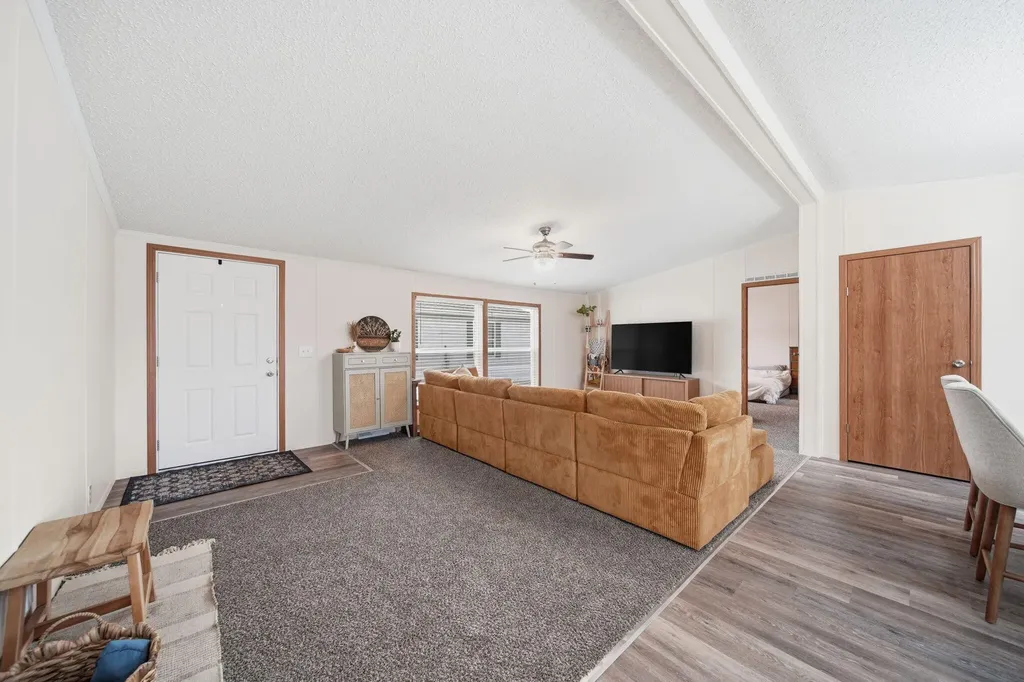 260 Storr Adrian City MI 49221
