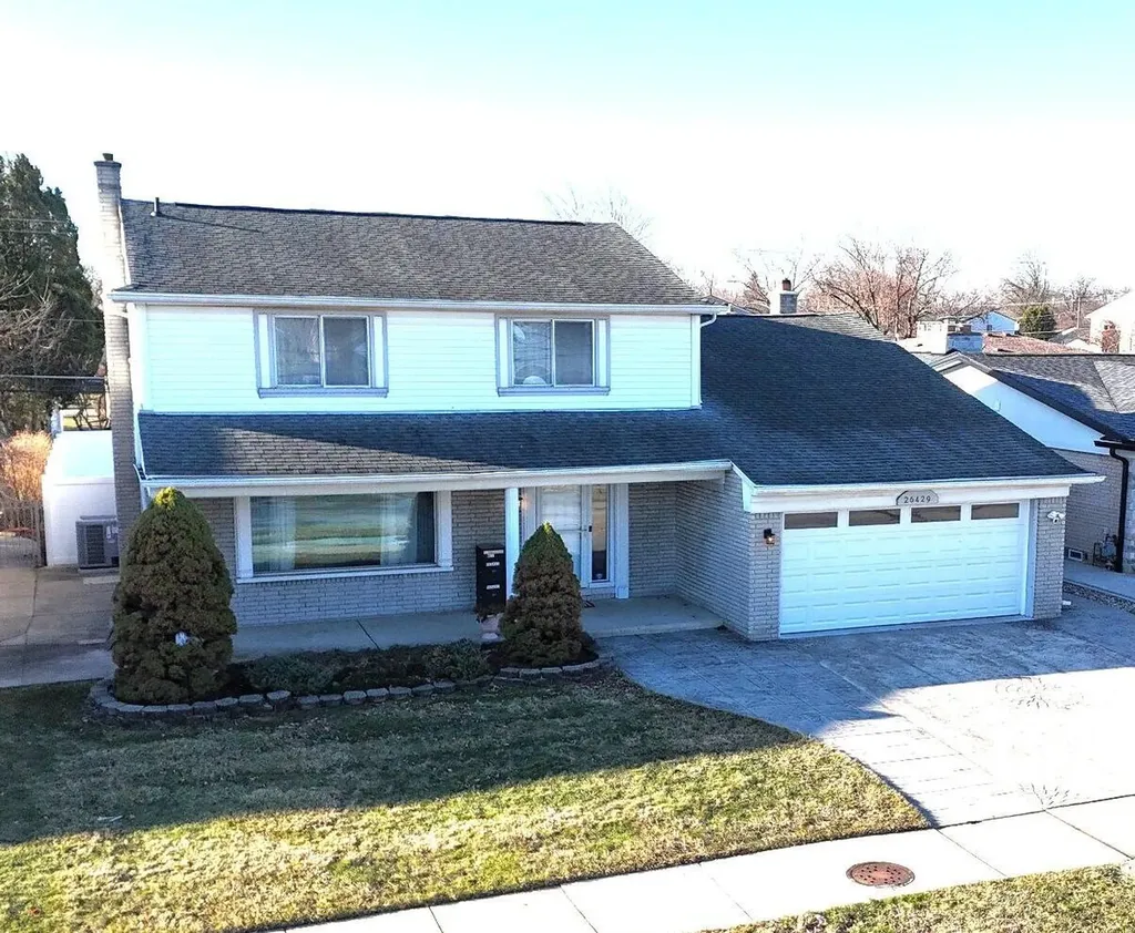 26429 Wilson Drive Dearborn Heights City MI 48127