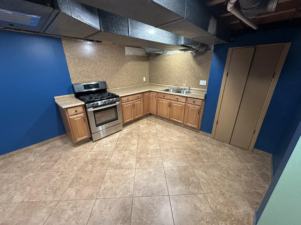 26429 Wilson Drive Dearborn Heights City MI 48127