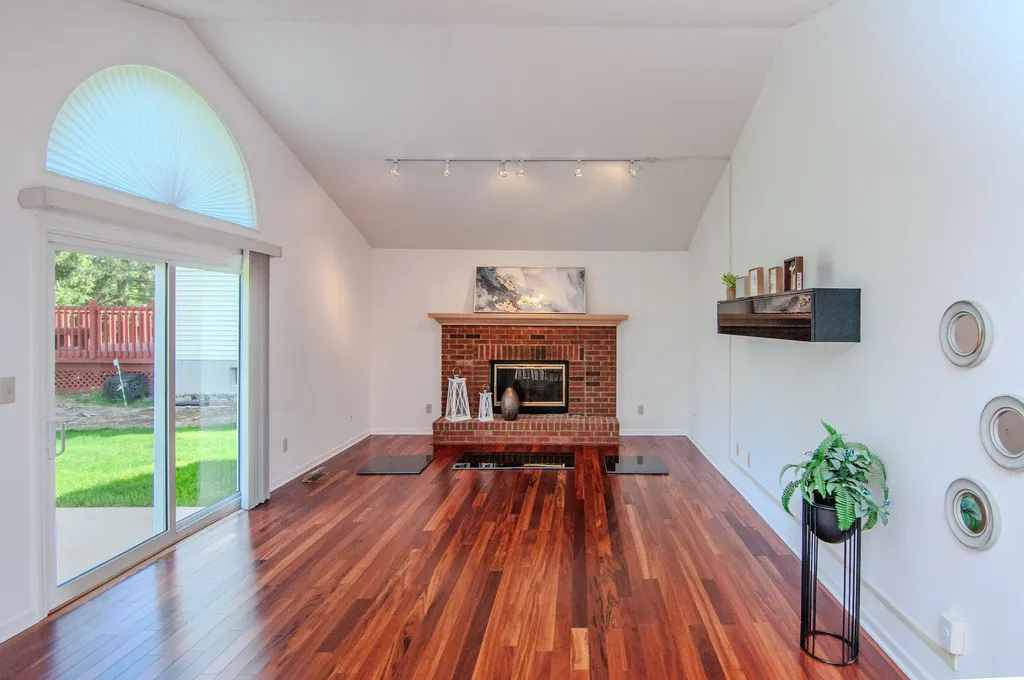 3162 Shamrock Court Ann Arbor City MI 48105