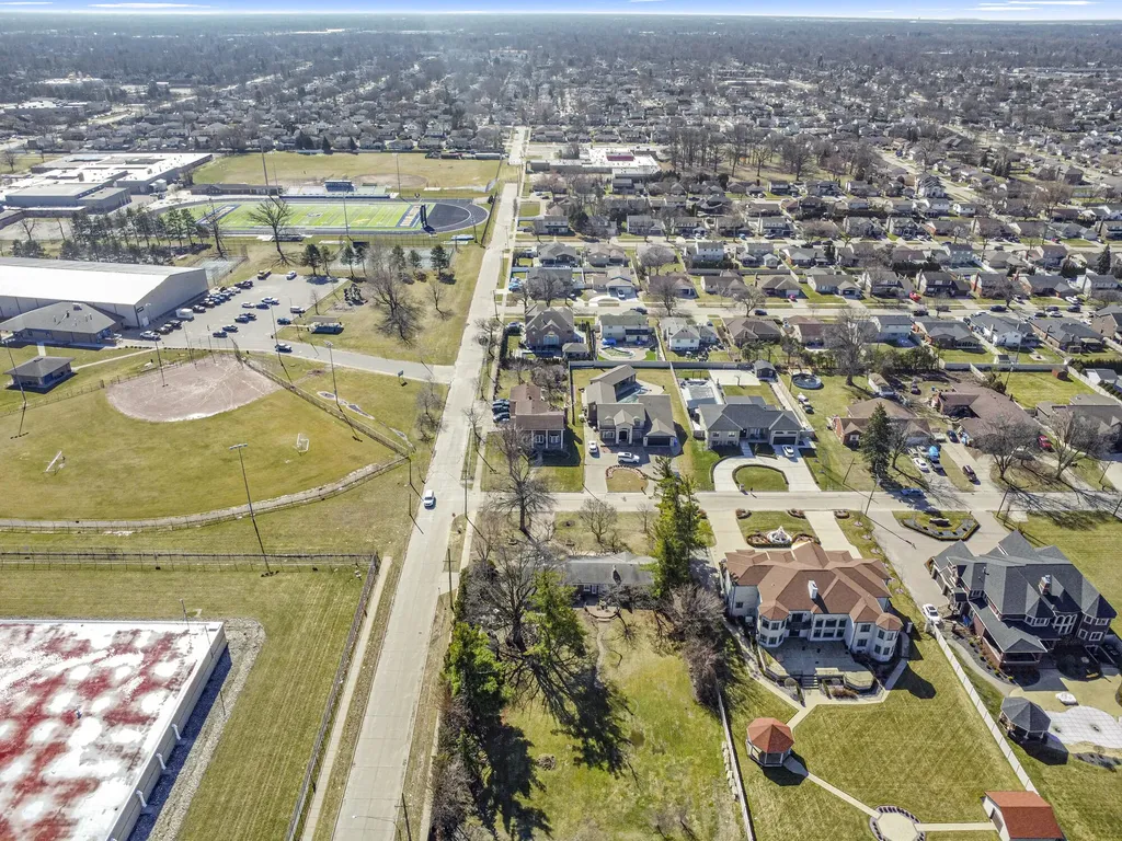 26204 Doxtator Street Dearborn Heights City MI 48127