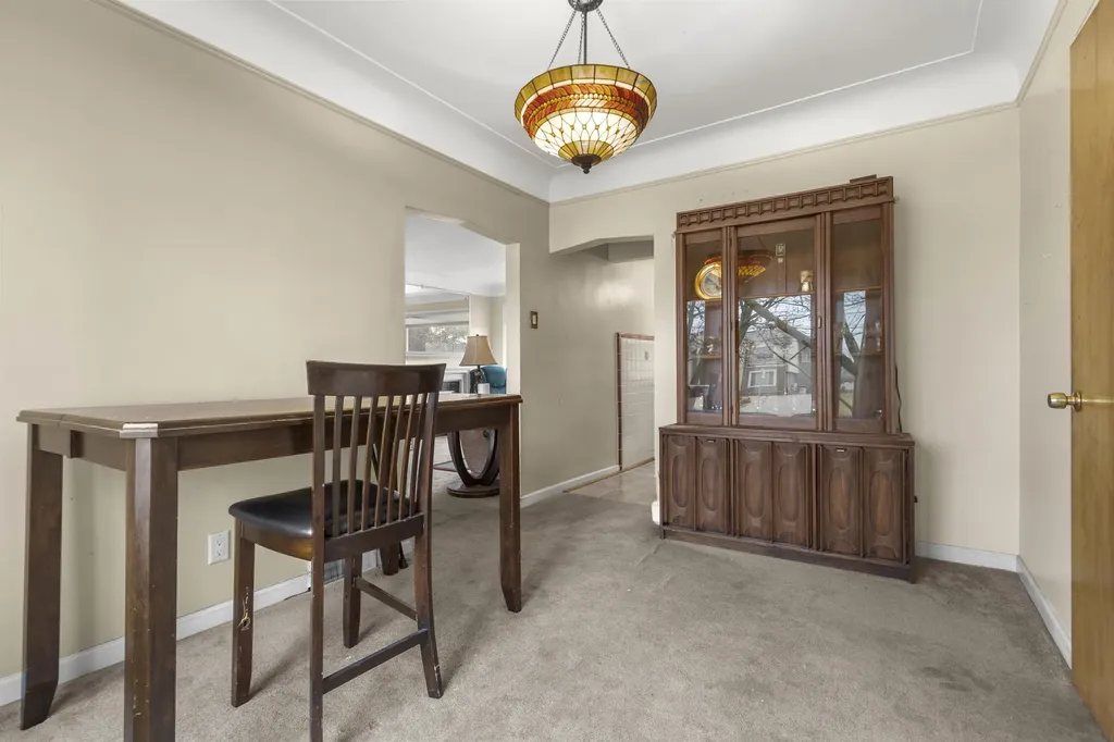 26204 Doxtator Street Dearborn Heights City MI 48127