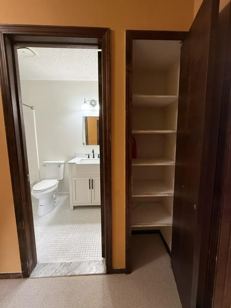 2884 Roundtree Boulevard Ypsilanti Charter Township MI 48197