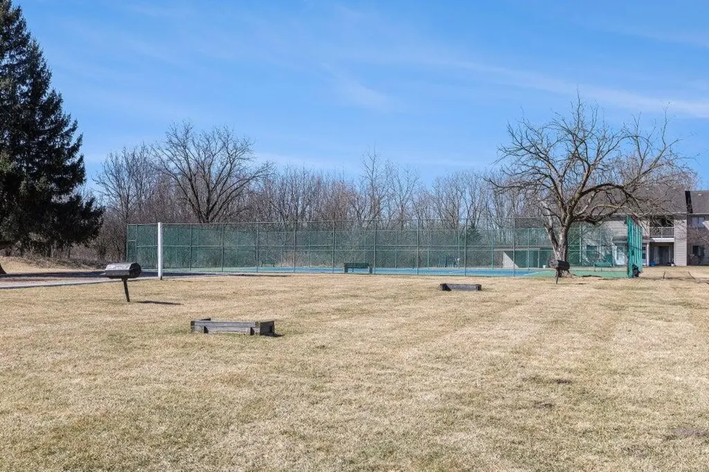 2884 Roundtree Boulevard Ypsilanti Charter Township MI 48197