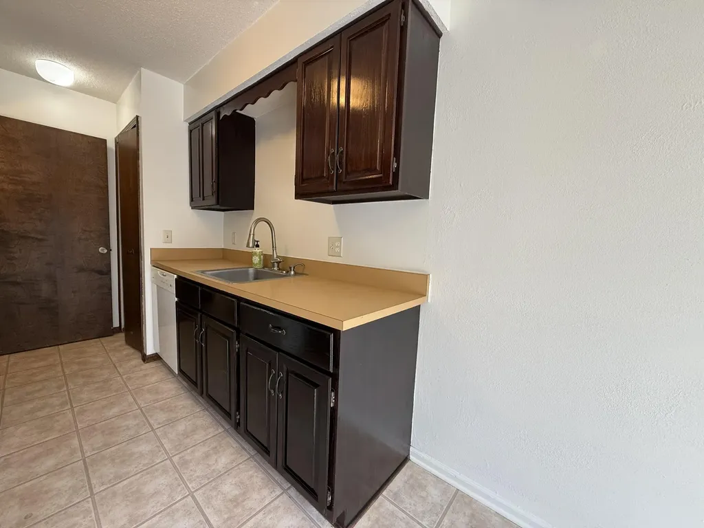 2884 Roundtree Boulevard Ypsilanti Charter Township MI 48197