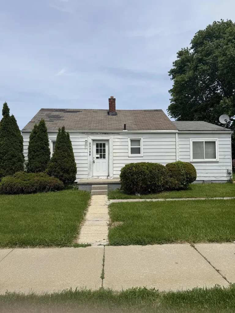 21706 Rausch Avenue Eastpointe City MI 48021