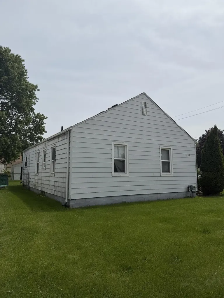 21706 Rausch Avenue Eastpointe City MI 48021