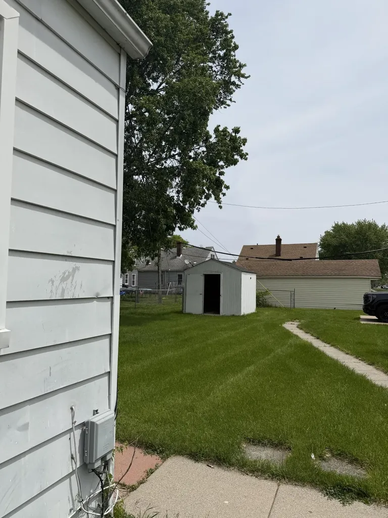 21706 Rausch Avenue Eastpointe City MI 48021