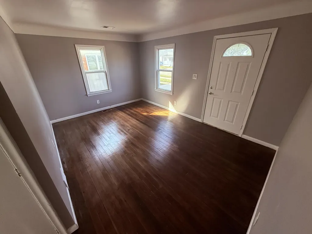 28908 Maple Street Roseville City MI 48066