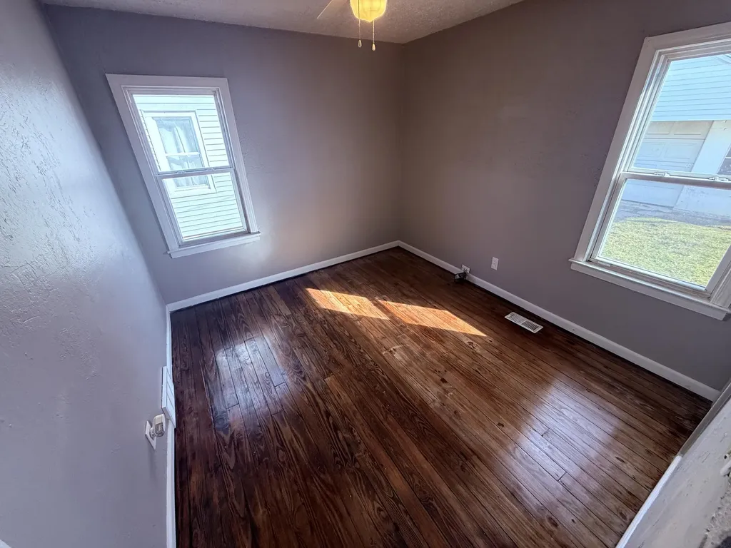 28908 Maple Street Roseville City MI 48066
