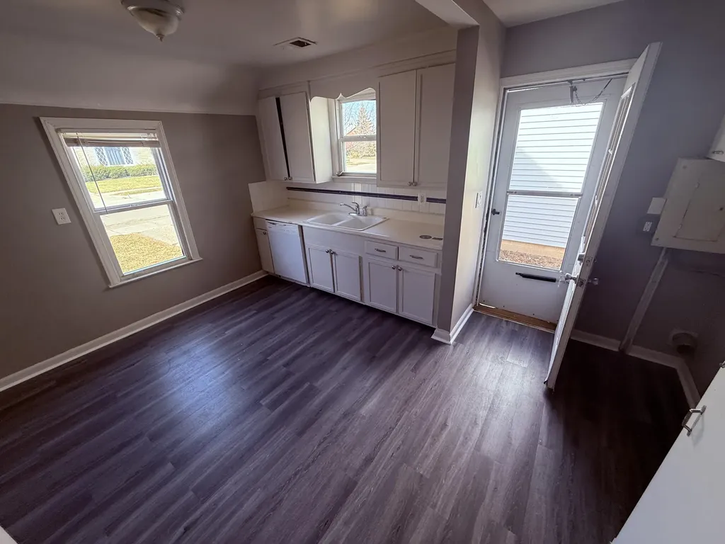 28908 Maple Street Roseville City MI 48066