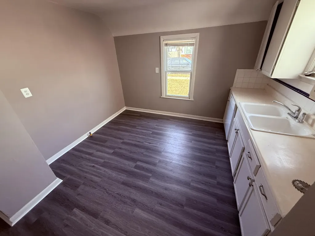 28908 Maple Street Roseville City MI 48066
