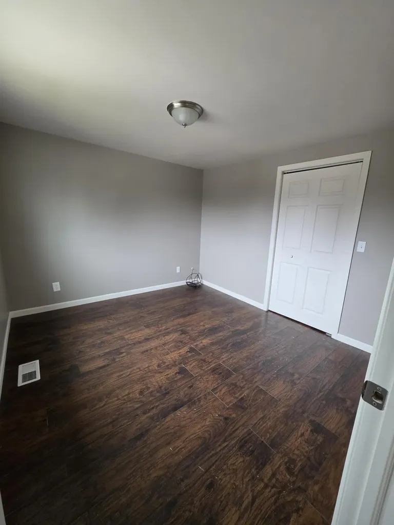 6338 Hazel Street Taylor City MI 48180