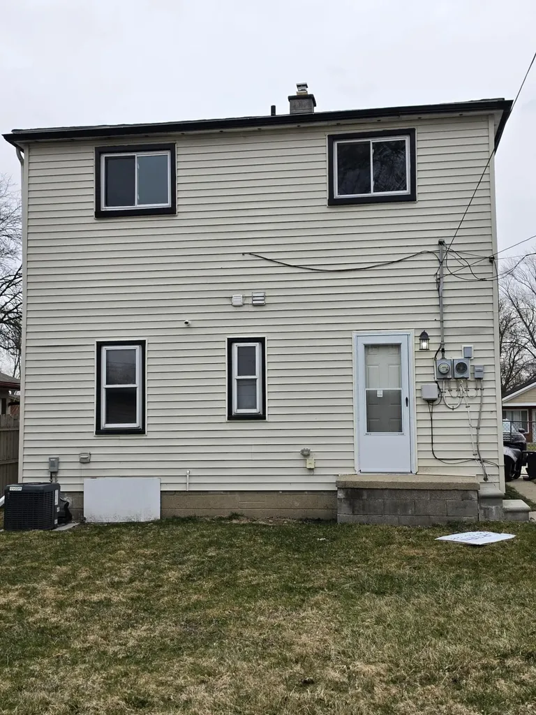 6338 Hazel Street Taylor City MI 48180