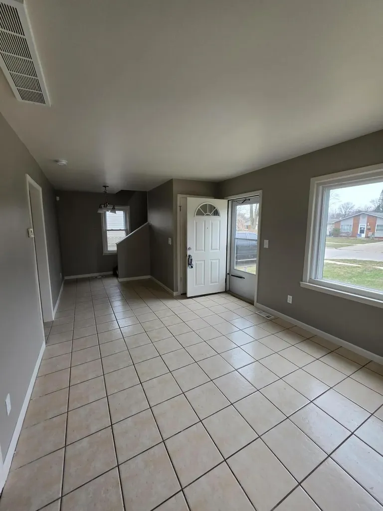 6338 Hazel Street Taylor City MI 48180