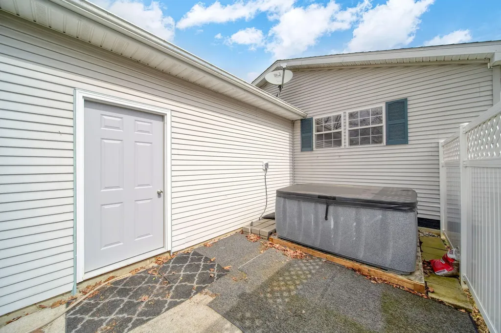 701 Missouri River Drive Adrian City MI 49221