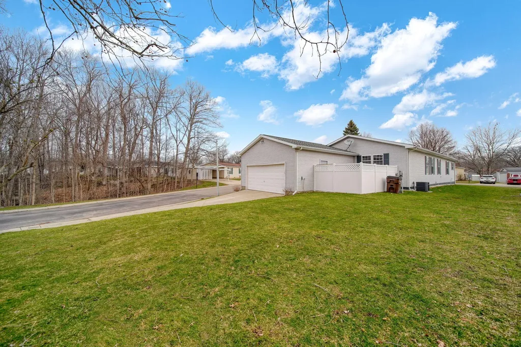 701 Missouri River Drive Adrian City MI 49221