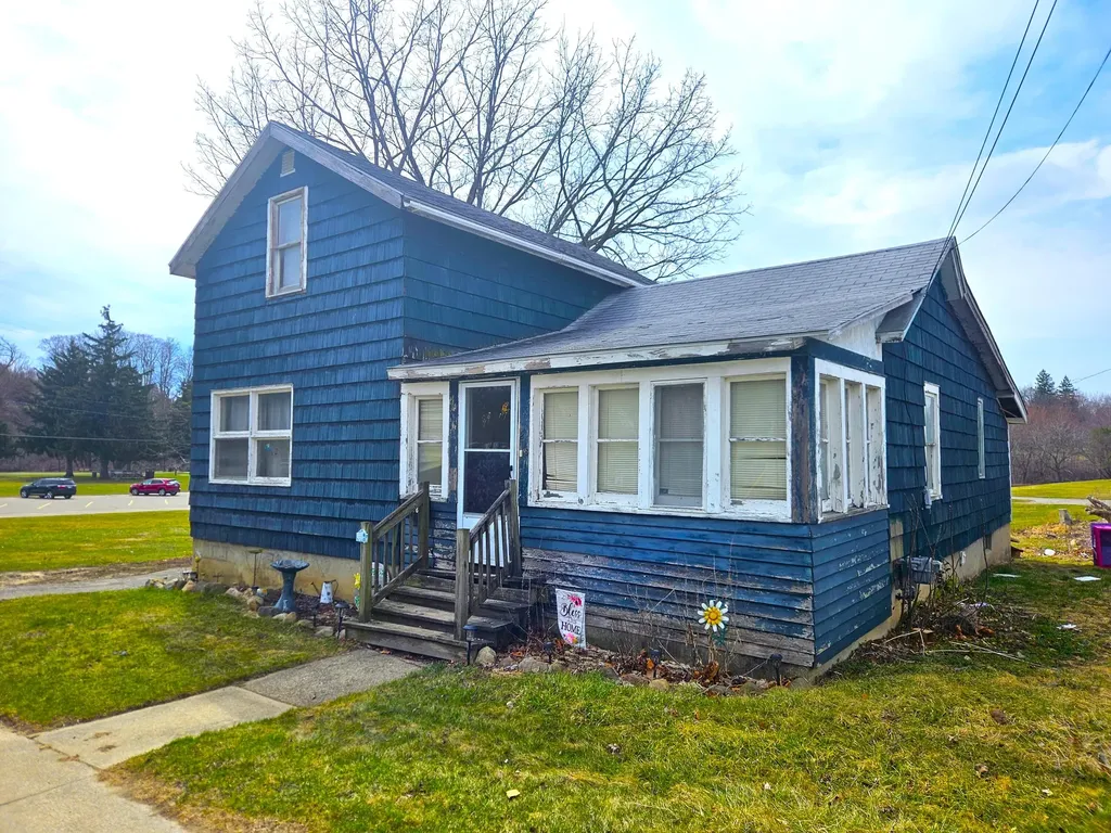 218 S Cherry Street Flushing City MI 48433
