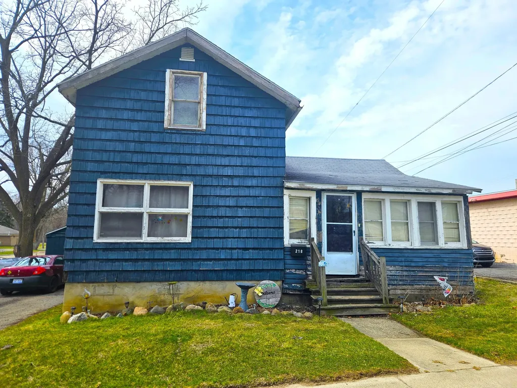 218 S Cherry Street Flushing City MI 48433