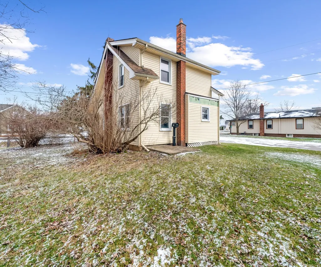 9296 6 Mile Road Salem Township MI 48168