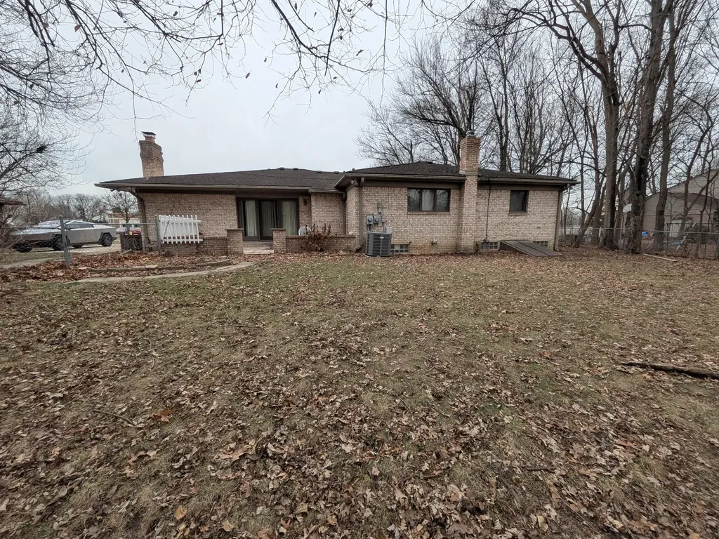 11235 Common Road Unknown City MI 48093