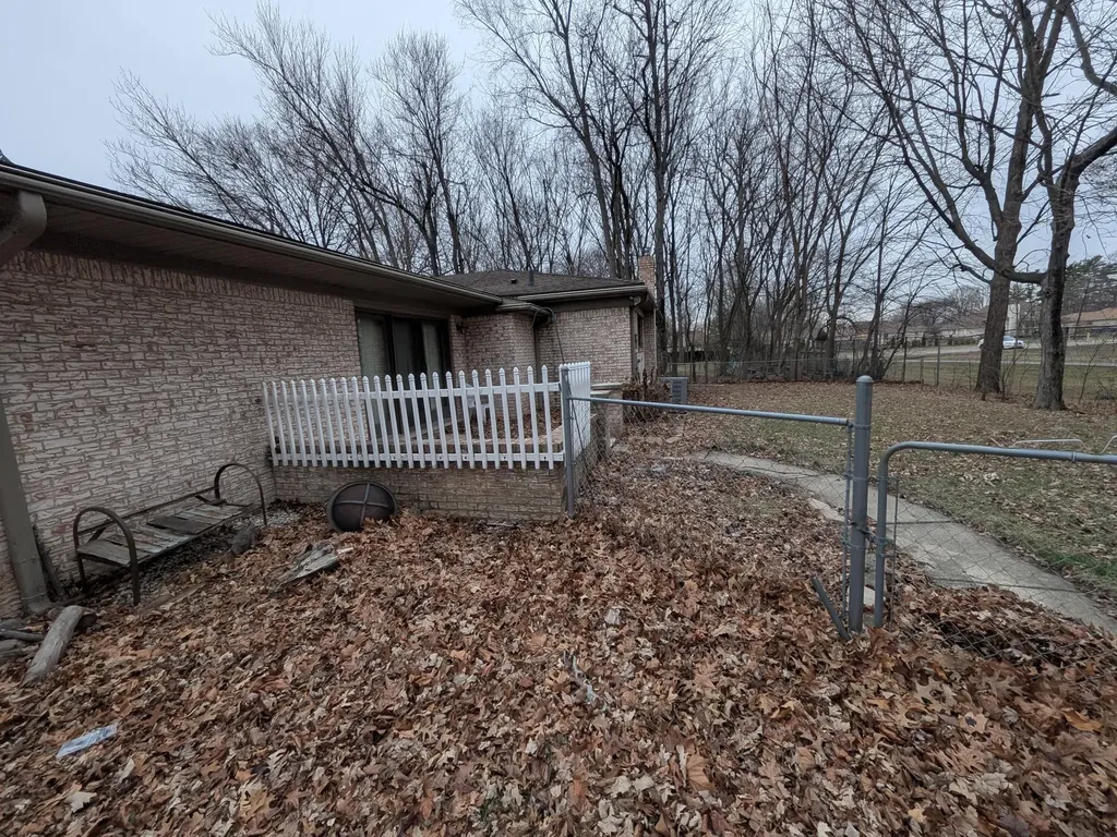 11235 Common Road Unknown City MI 48093