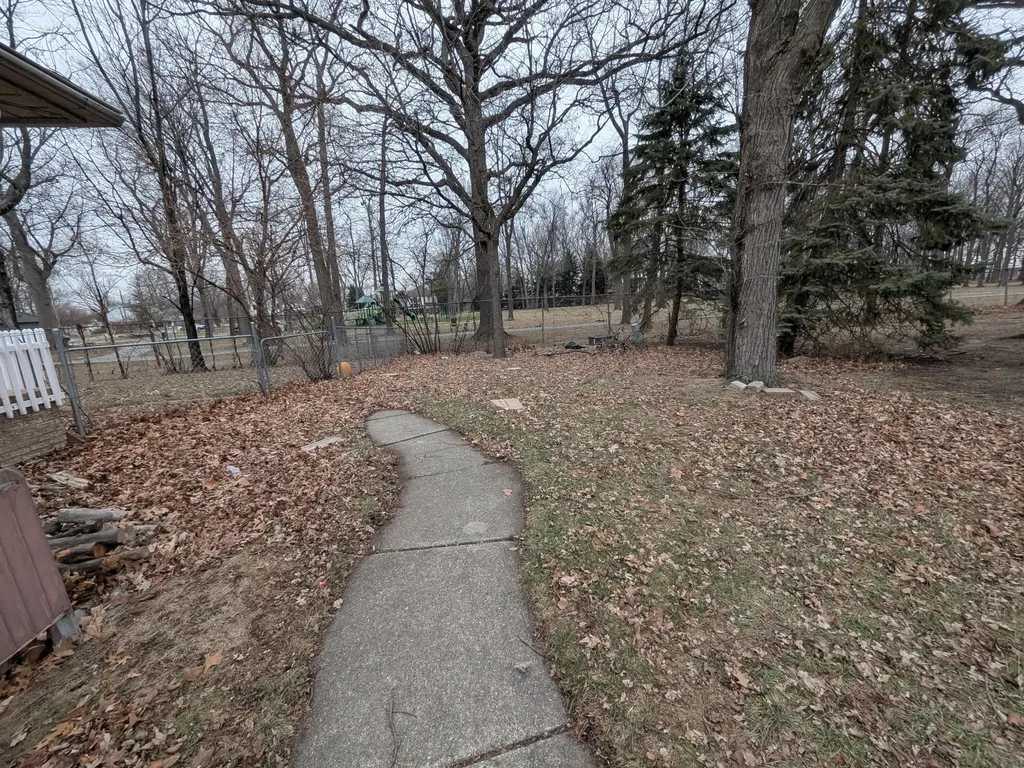 11235 Common Road Unknown City MI 48093