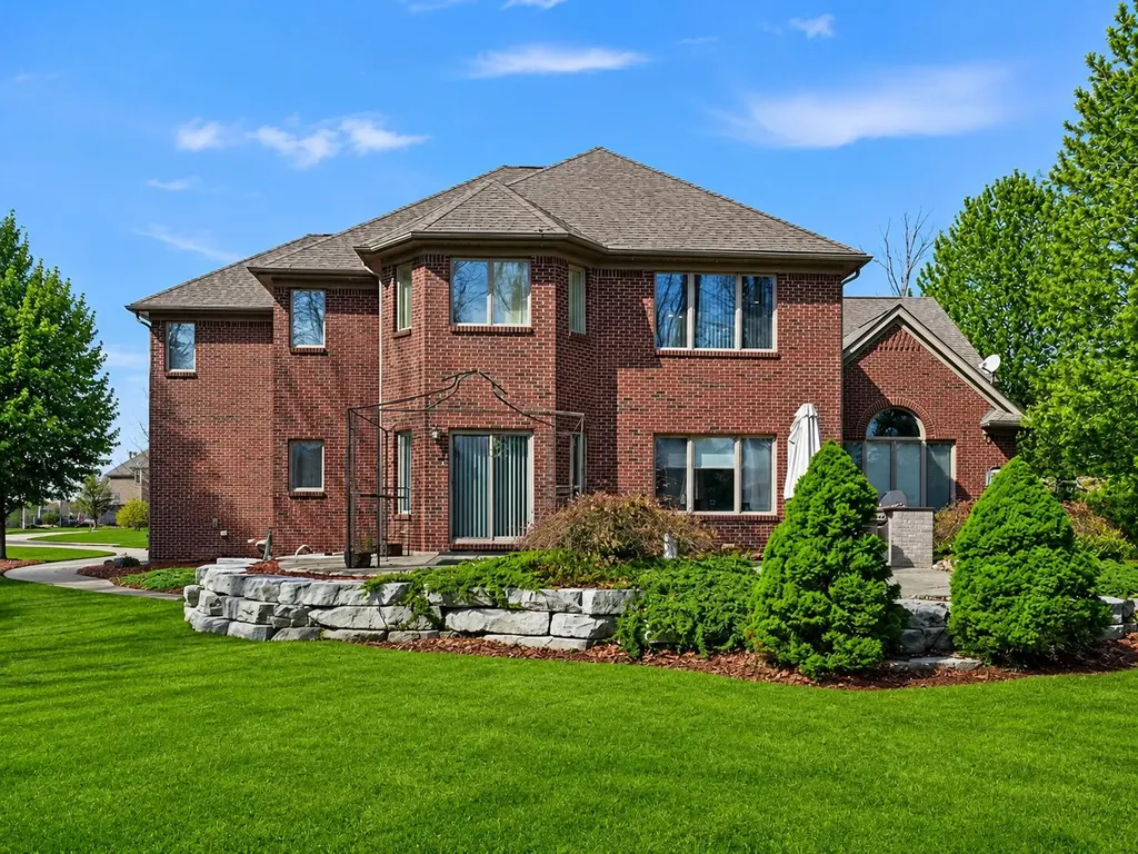 52018 Loon Court Shelby Charter Township MI 48315