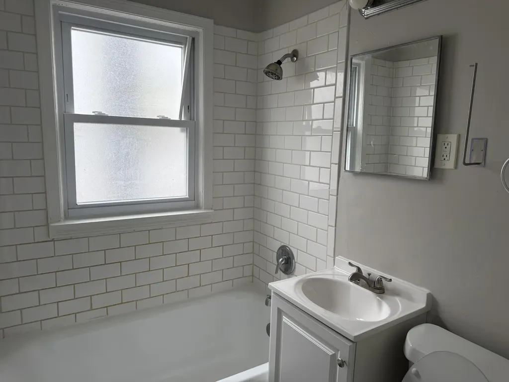 18949 Washtenaw Street Harper Woods City MI 48225