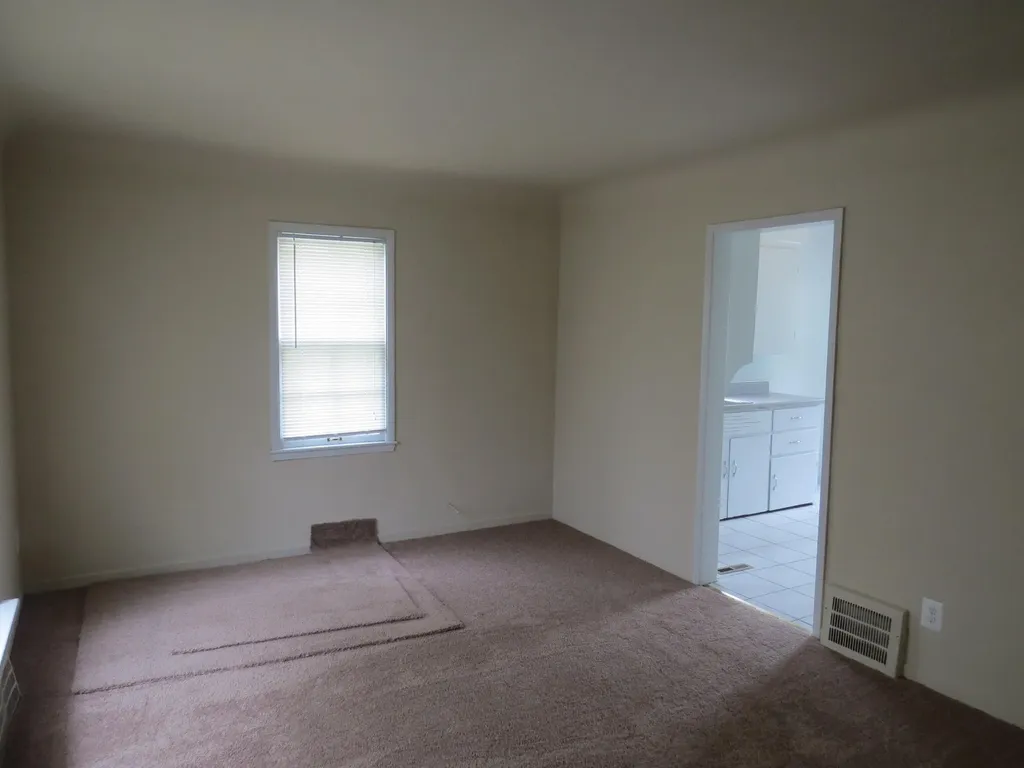 17538 Matthews Street Riverview City MI 48193