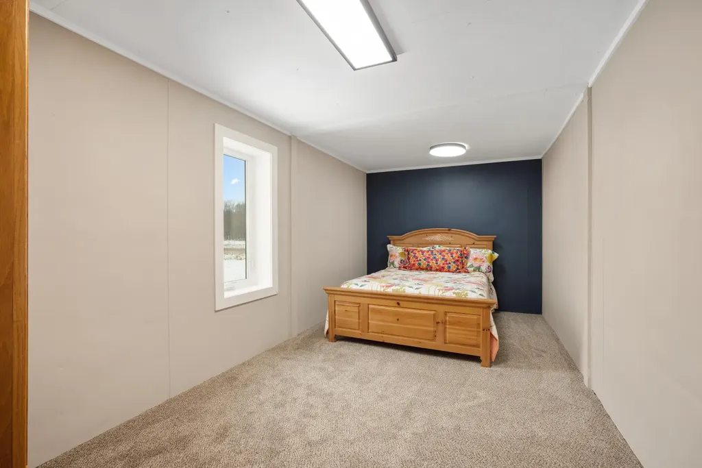 6163 N Meridian Road Edenville Township MI 48628