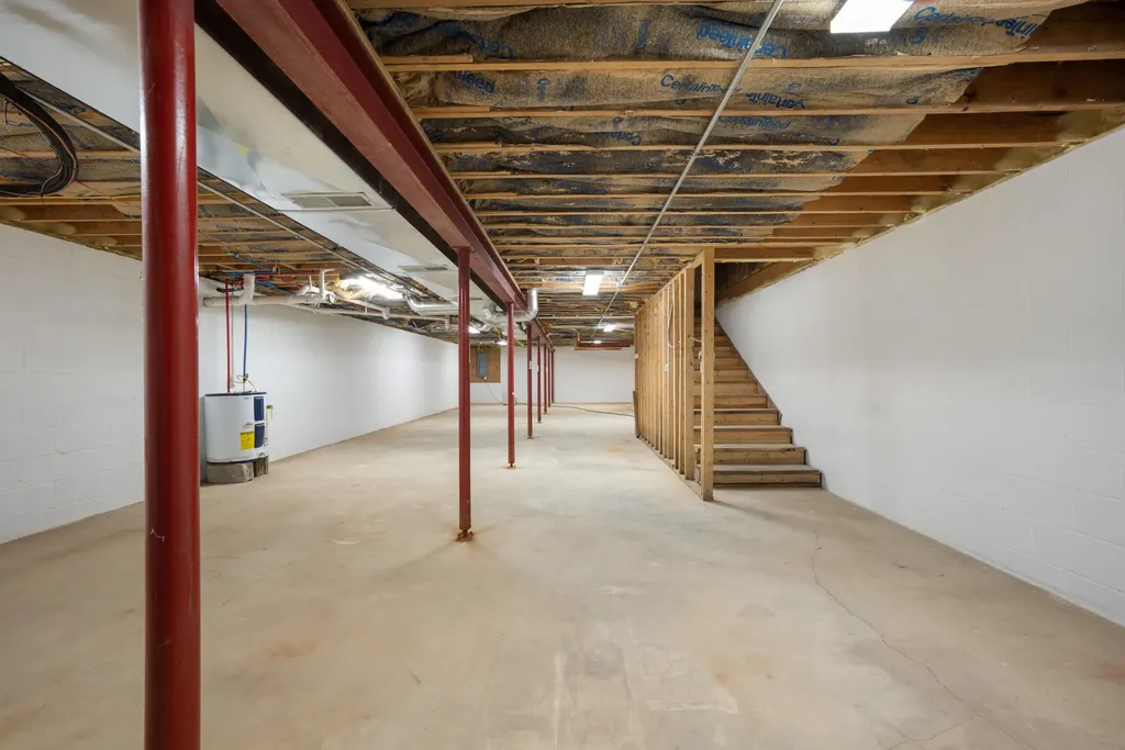 6163 N Meridian Road Edenville Township MI 48628