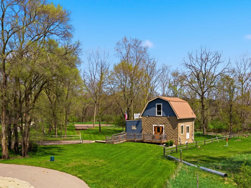 915 S Clinton Street Stockbridge Village MI 49285