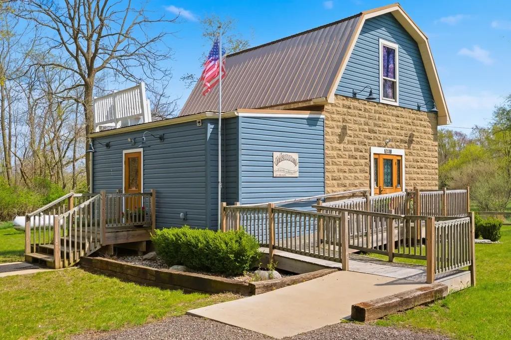 915 S Clinton Street Stockbridge Village MI 49285