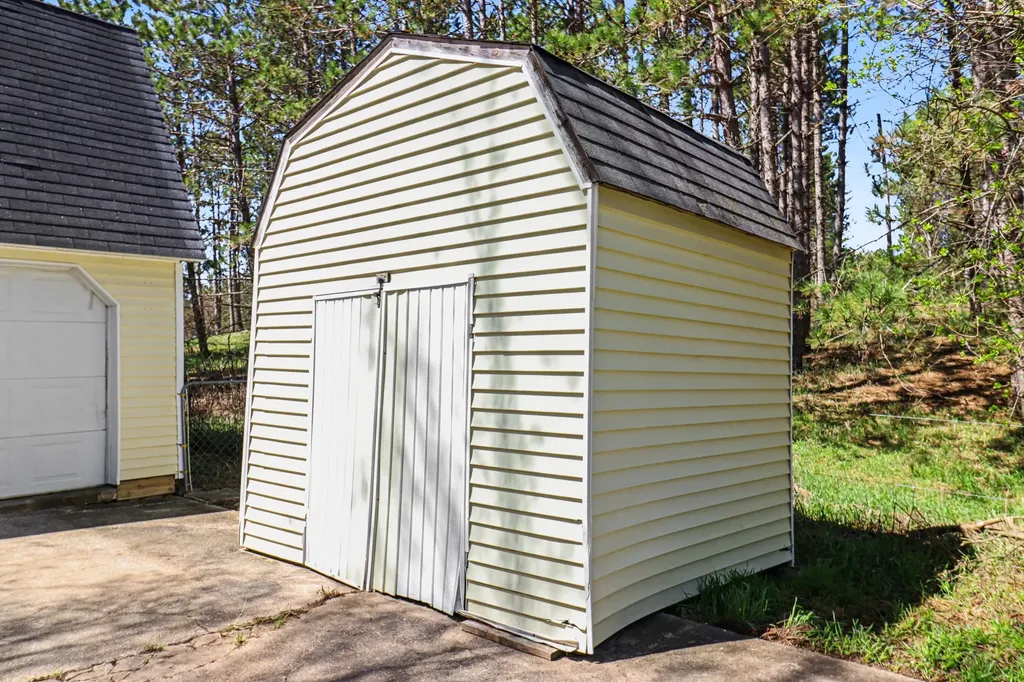 2405 100th Avenue Evart City MI 49631
