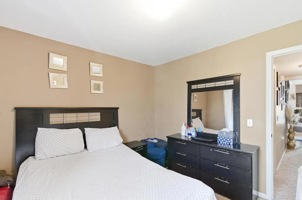 30813 Hidden Pines Lane Roseville City MI 48066